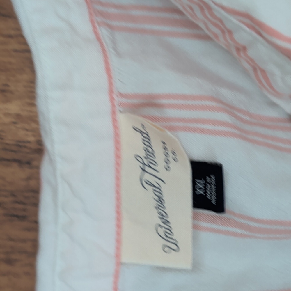 Universal Thread Top - Picture 2 of 2